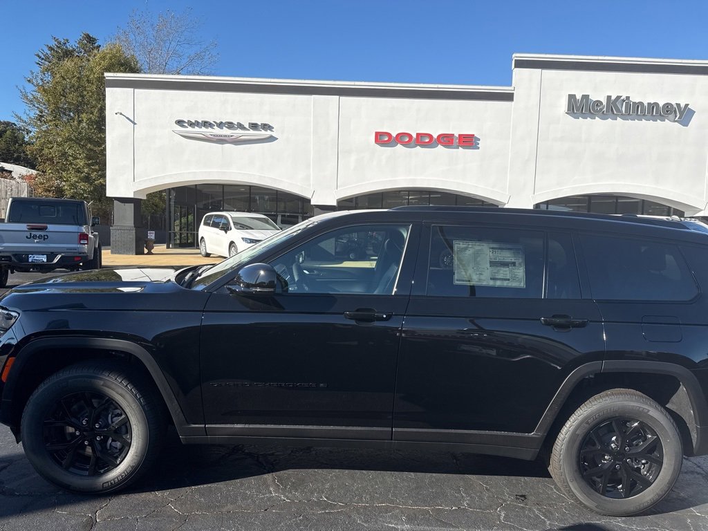 New 2025 Jeep Grand Cherokee L Altitude image 4