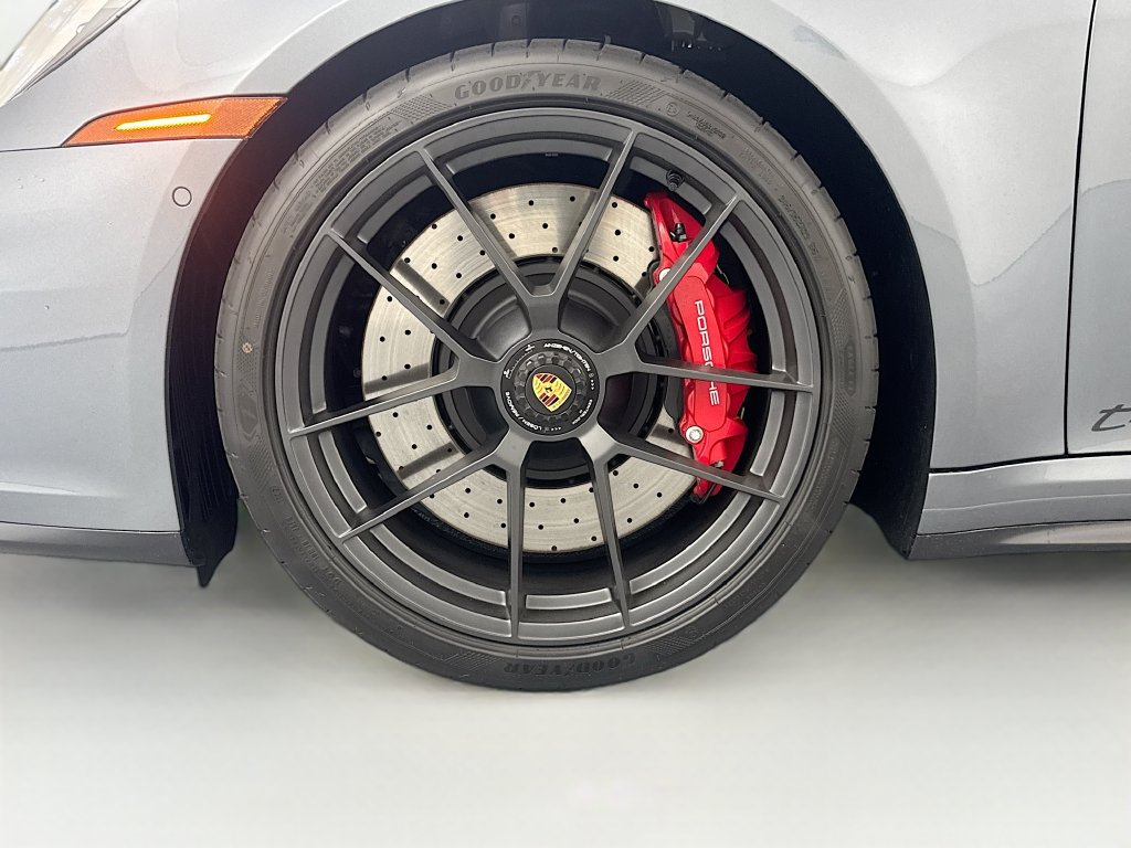 Used 2026 Porsche 911 Carrera 4 GTS AWD/4WD image 32