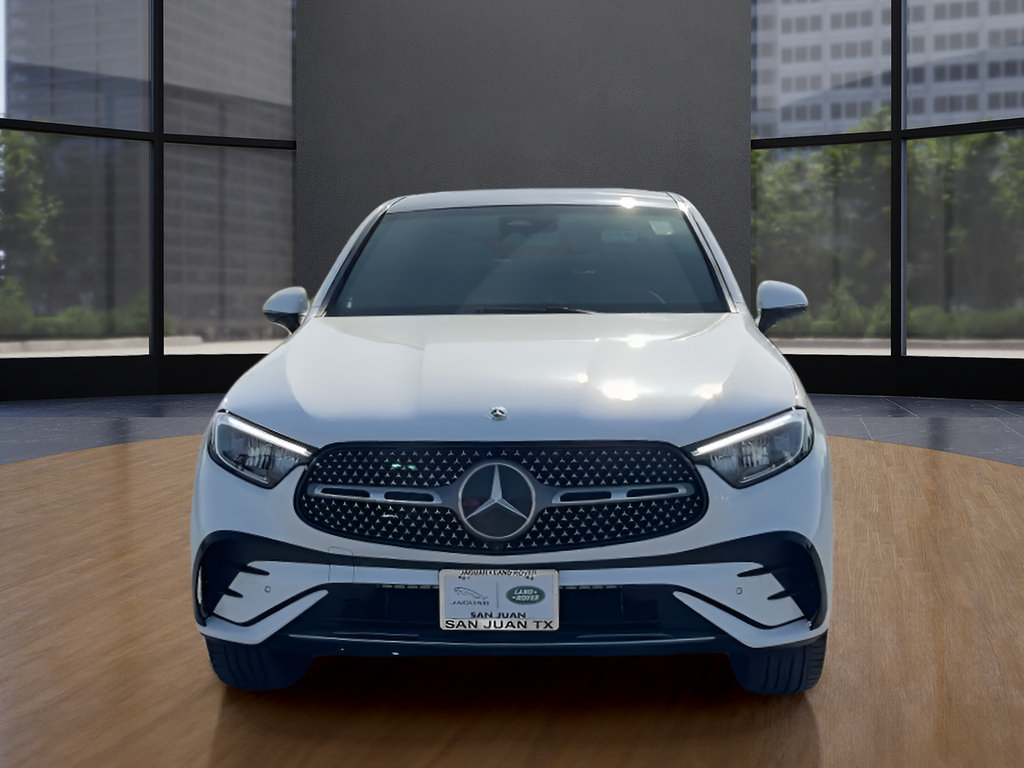 Used 2025 Mercedes-Benz GLC 300 4MATIC image 2