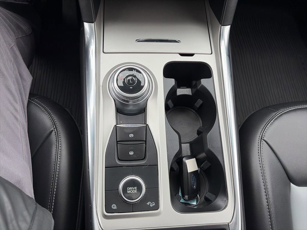 Used 2023 Ford Explorer XLT w/ Equipment Group 202A image 19