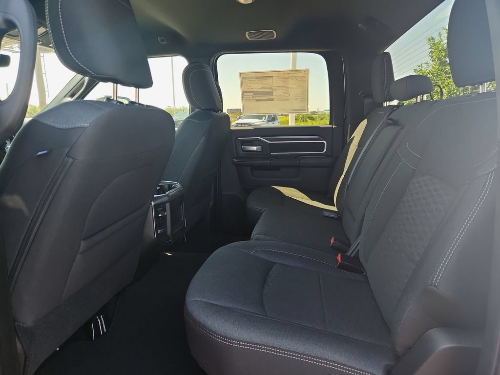 New 2026 RAM 3500 Big Horn AWD/4WD image 21