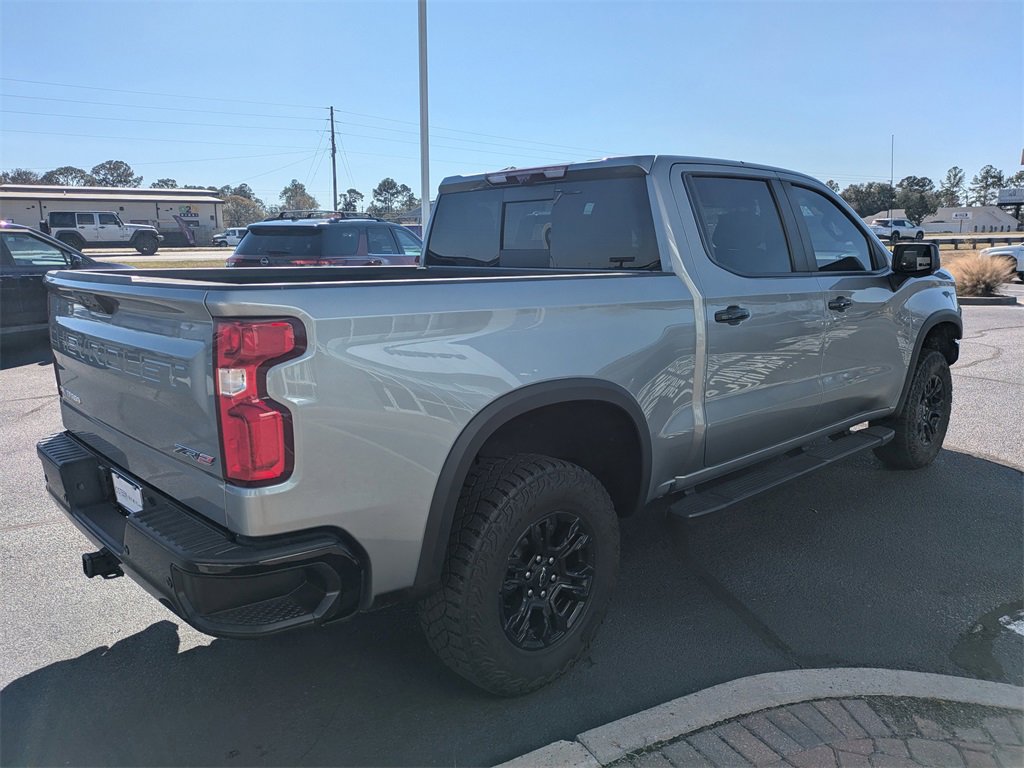 Used 2023 Chevrolet Silverado 1500 ZR2 w/ Technology Package image 5