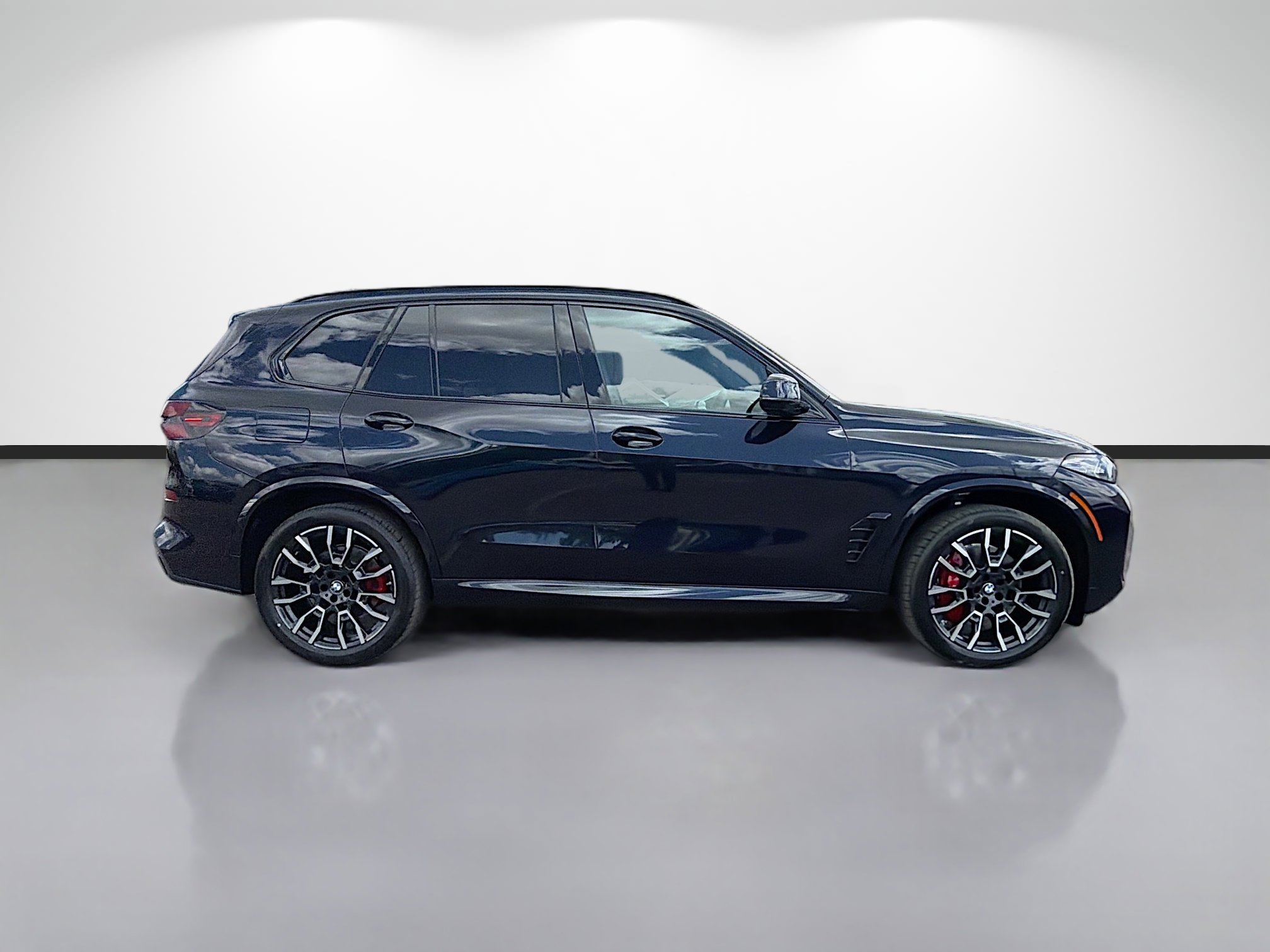 New 2026 BMW X5 xDrive40i w/ Executive Package image 2