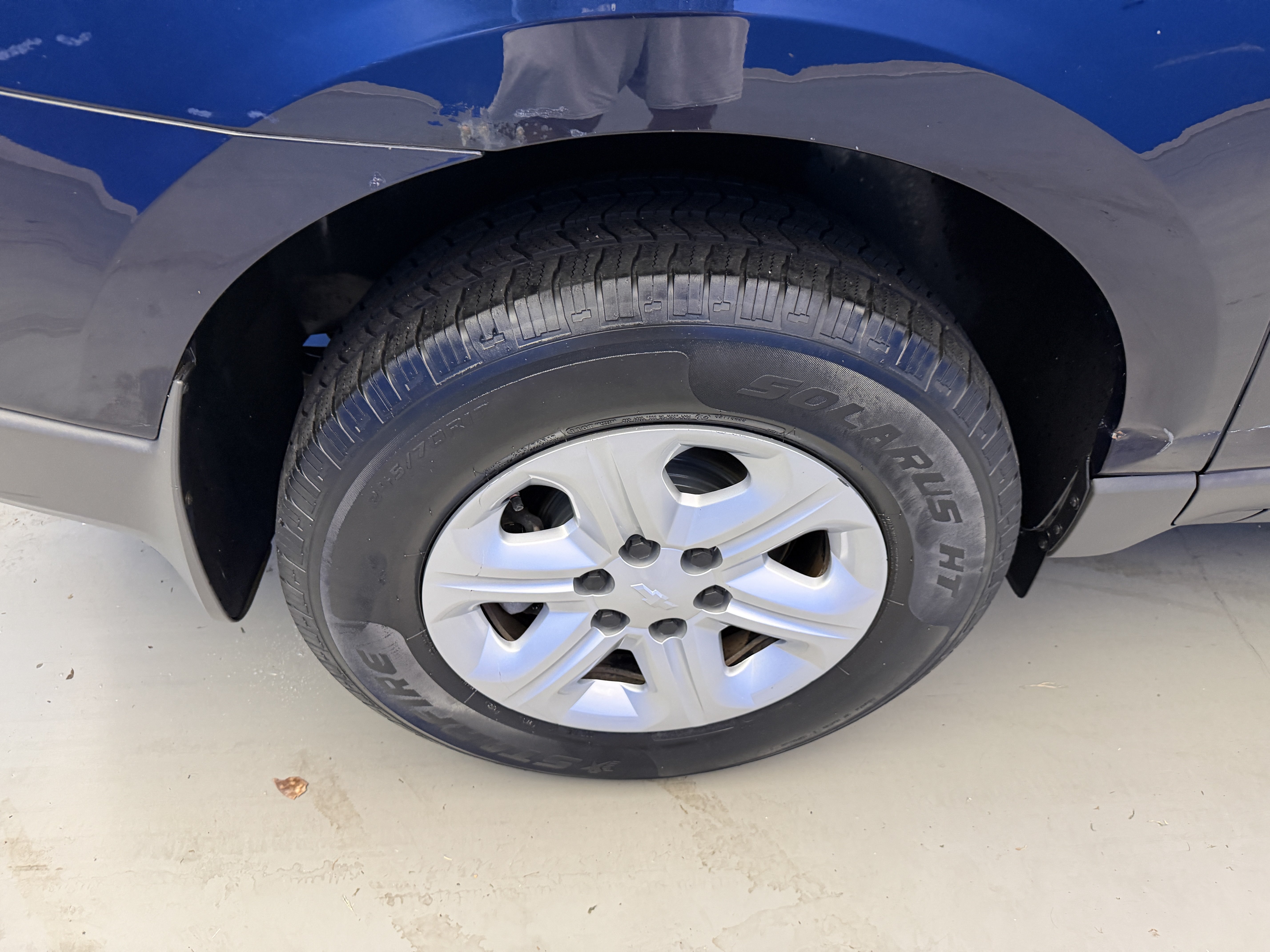 Used 2012 Chevrolet Traverse LS FWD image 8