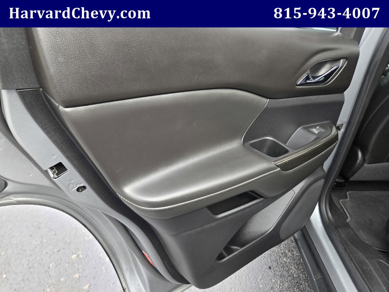 Used 2023 GMC Acadia SLT image 39