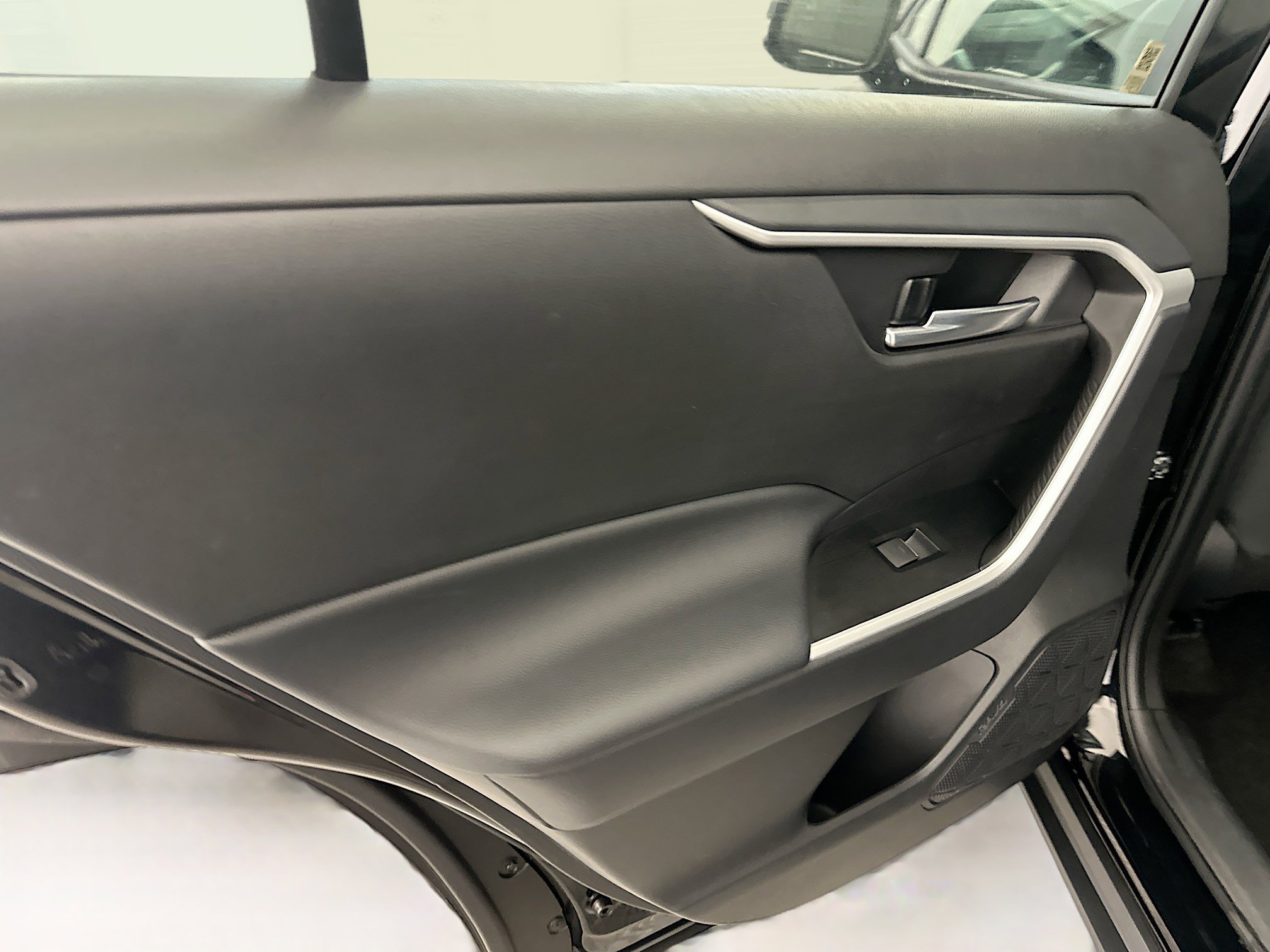 Used 2025 Toyota RAV4 XLE image 27