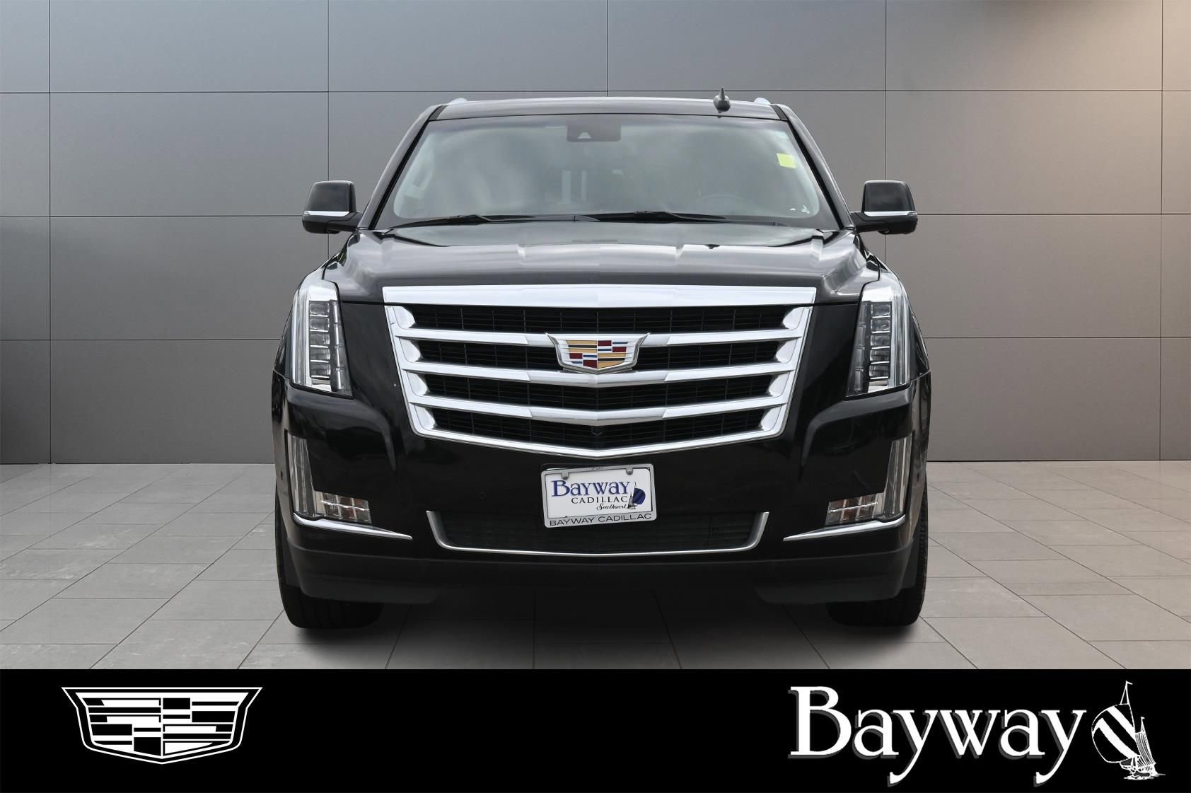Used 2020 Cadillac Escalade Luxury AWD/4WD image 2
