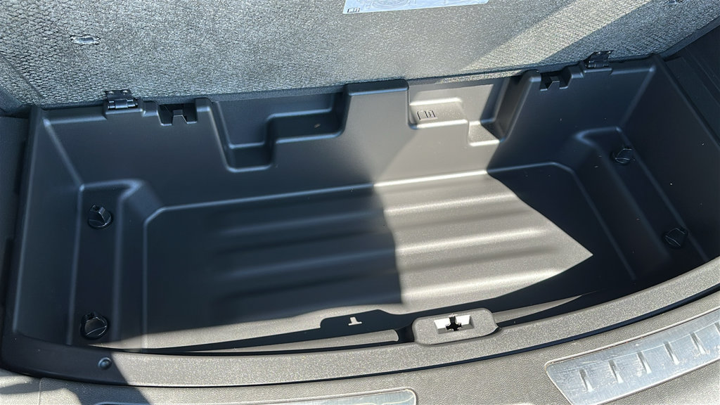 Used 2023 Buick Enclave Essence w/ LPO, Floor Liner Package AWD/4WD image 28