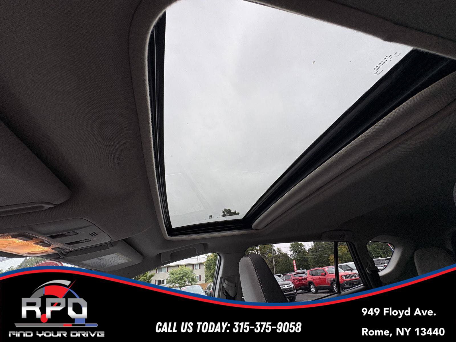 Used 2015 Toyota RAV4 XLE AWD/4WD image 23