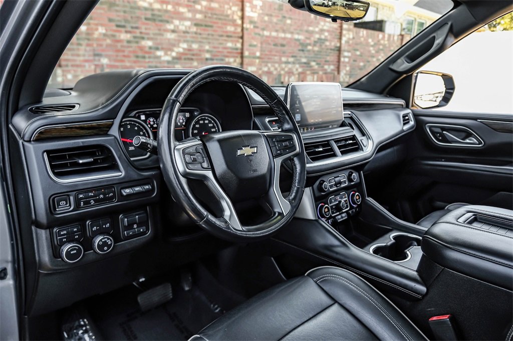 Used 2021 Chevrolet Suburban Premier w/ Premium Package image 2