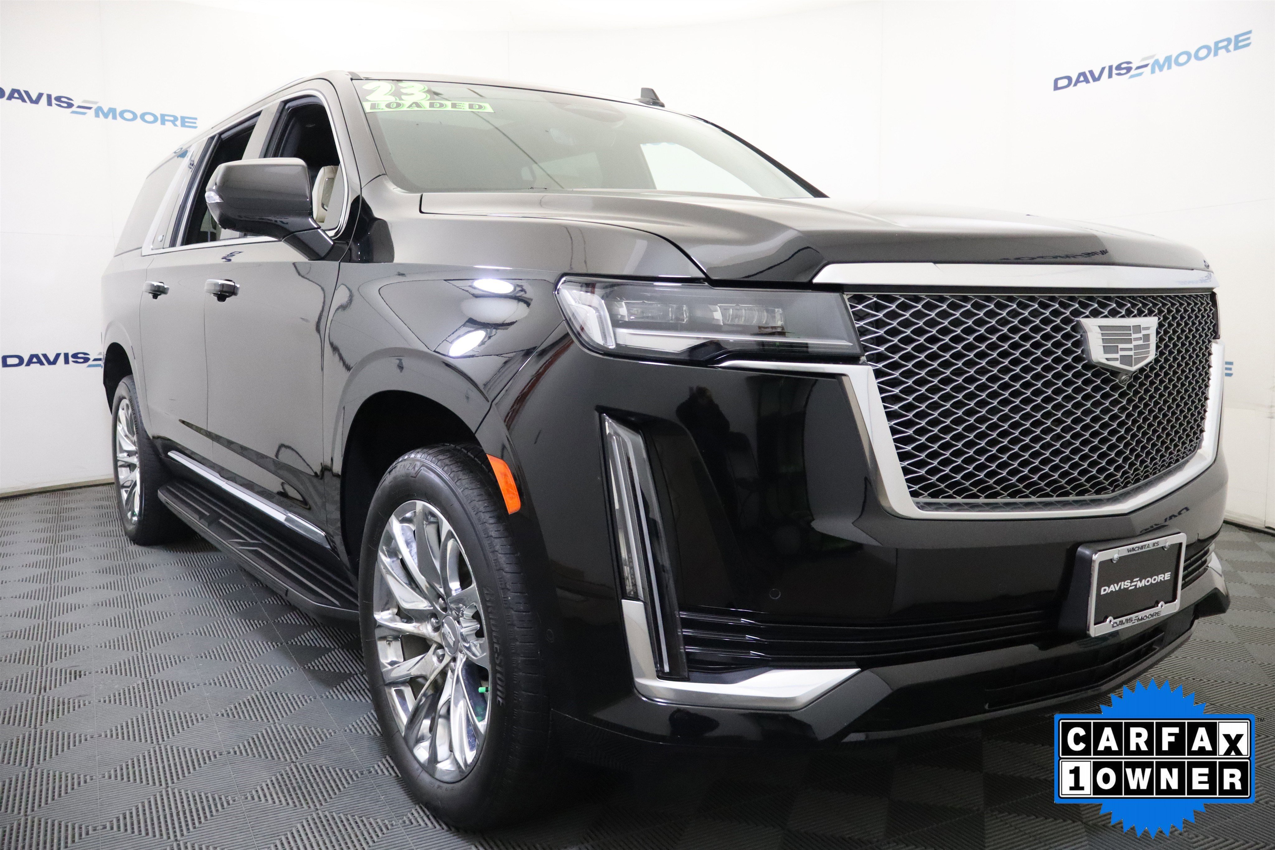 Used 2023 Cadillac Escalade ESV Premium Luxury w/ LPO, Radiant Package image 3