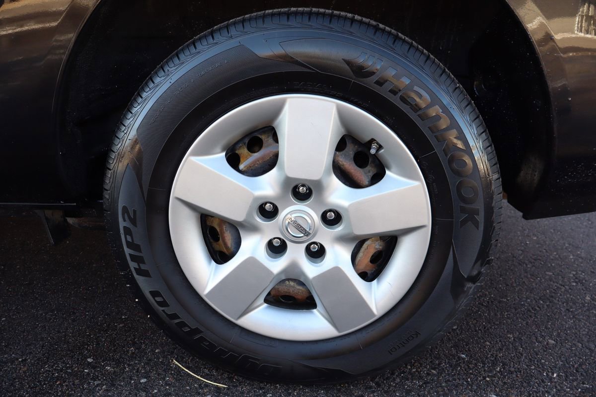 Used 2014 Nissan Rogue S image 40