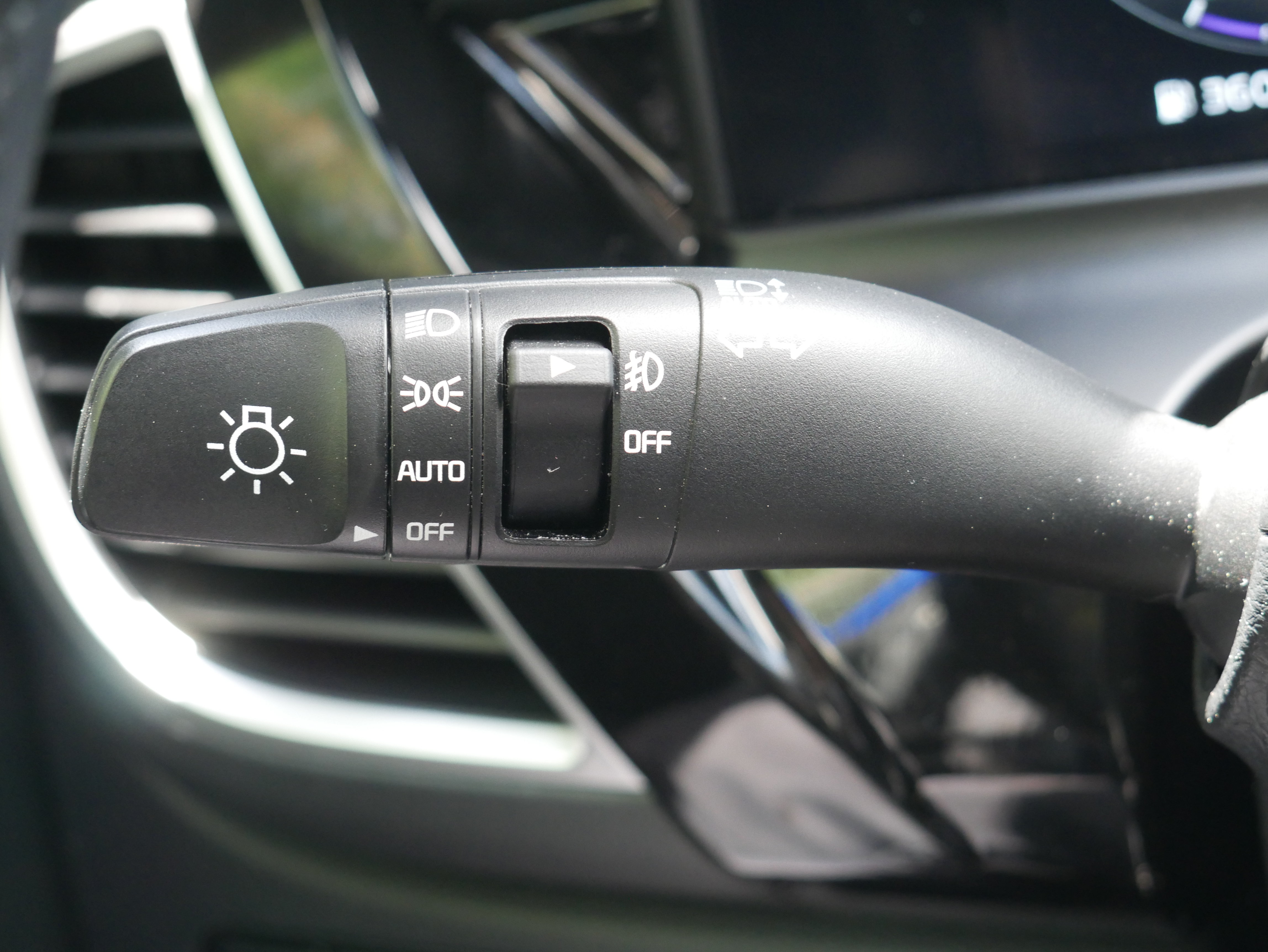 Certified 2025 Kia Seltos X-Line AWD/4WD image 27