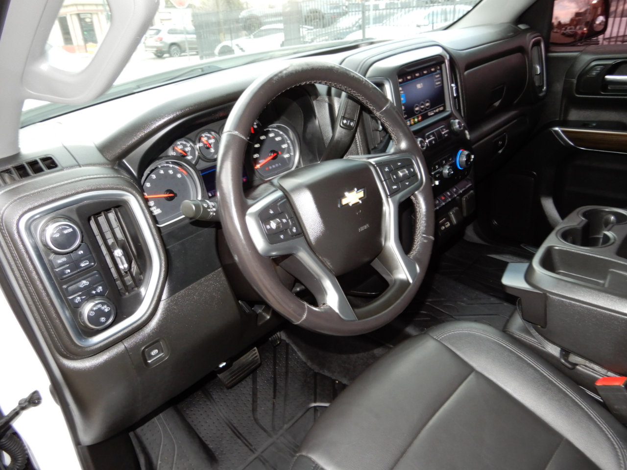 Used 2022 Chevrolet Silverado 1500 LT w/ Leather Package image 15