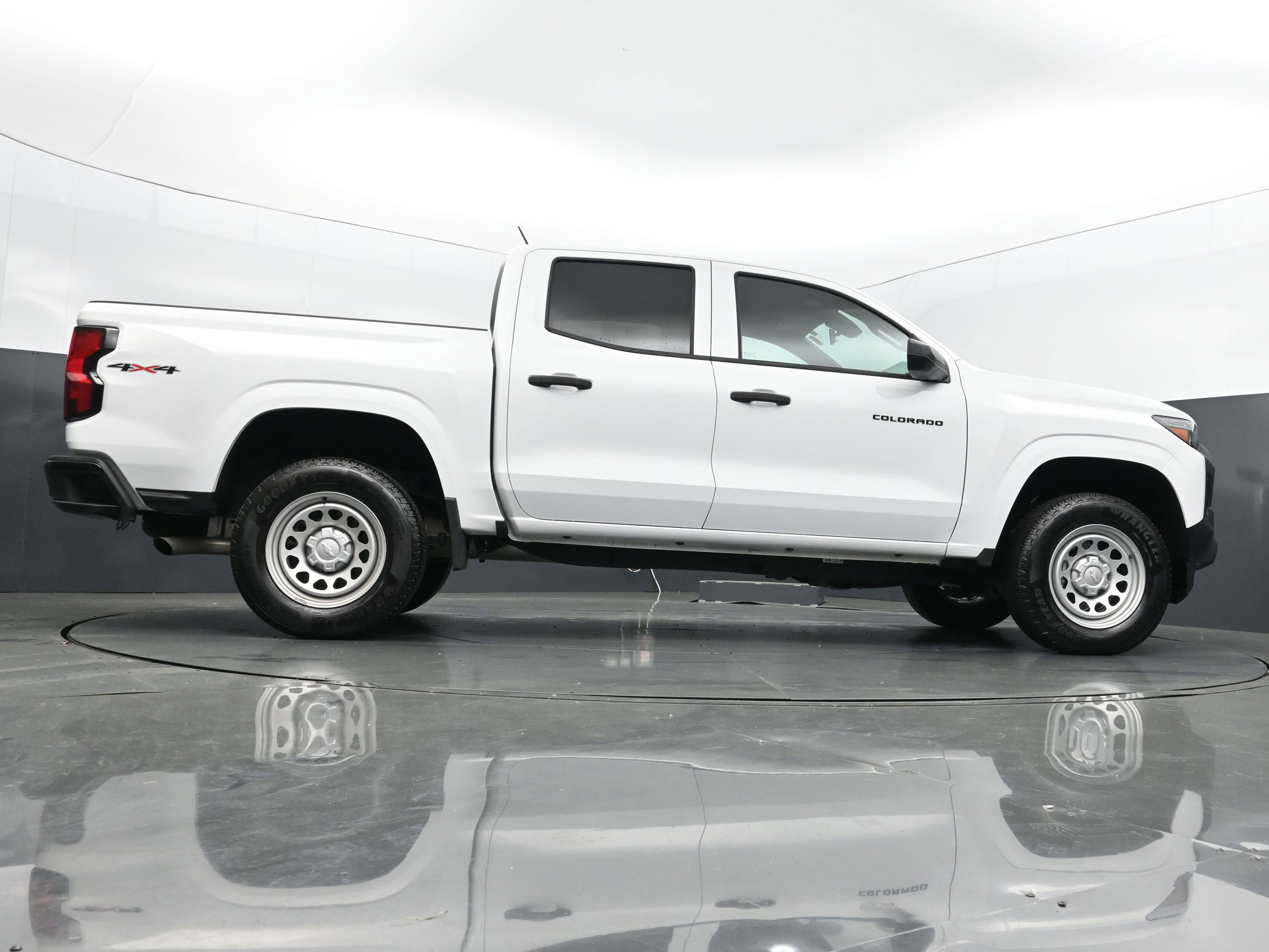 Used 2025 Chevrolet Colorado W/T image 39