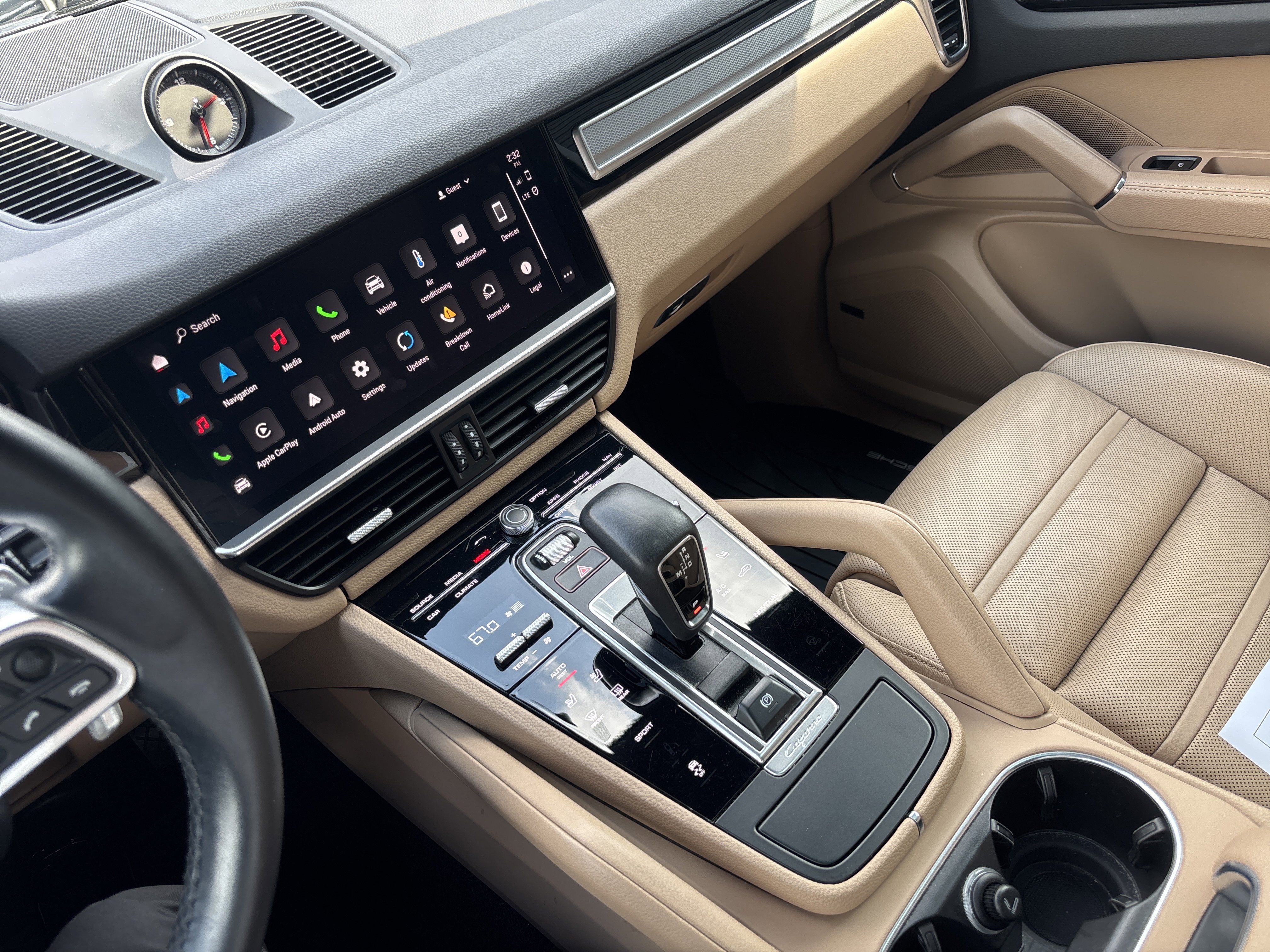 Certified 2022 Porsche Cayenne Platinum Edition image 20