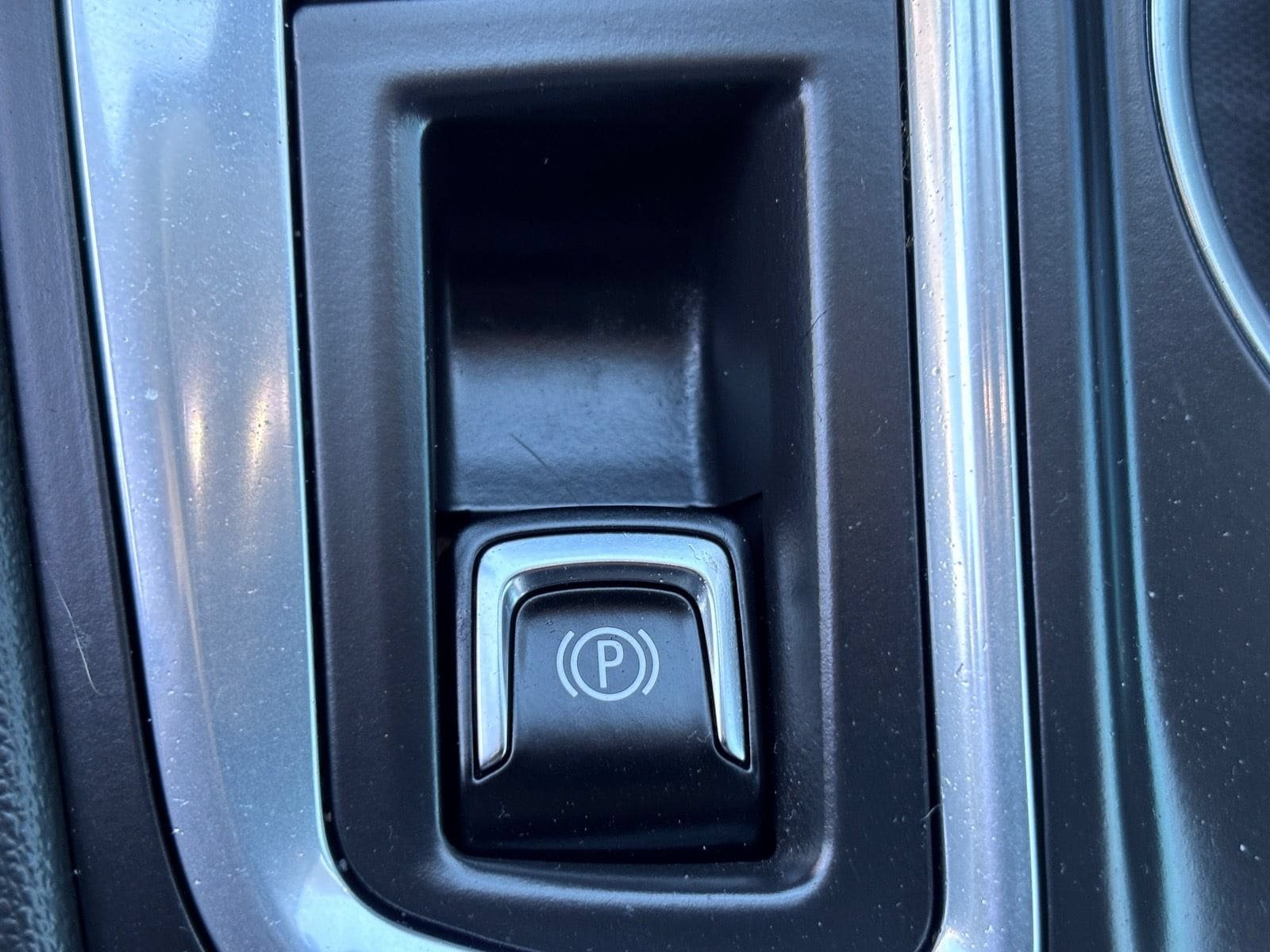 Used 2020 Chevrolet Equinox Premier FWD image 34