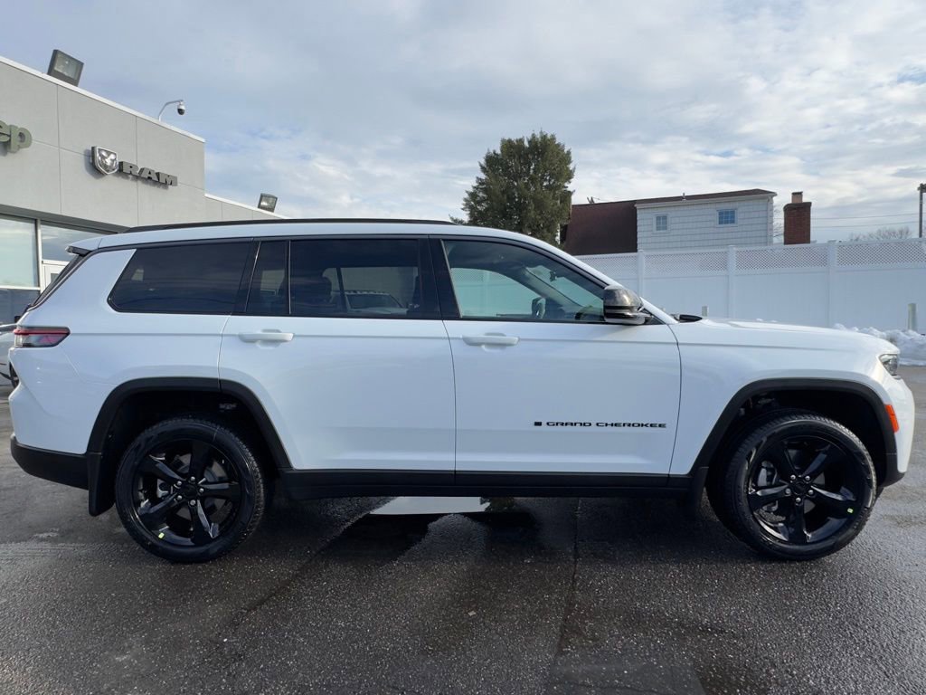 New 2026 Jeep Grand Cherokee L Limited w/ Limited Altitude Package image 8