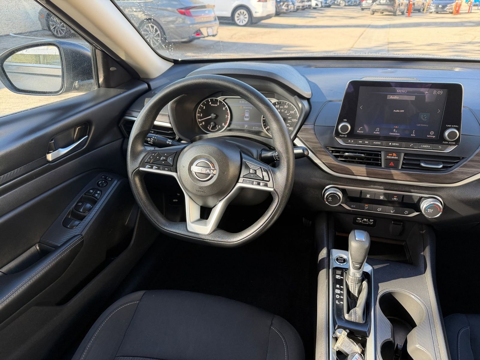 Used 2025 Nissan Altima 2.5 SV FWD image 34