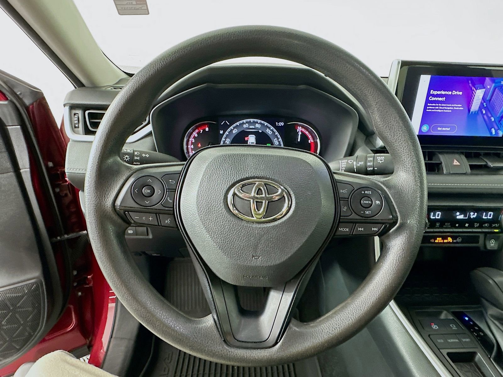 Used 2023 Toyota RAV4 XLE FWD image 12