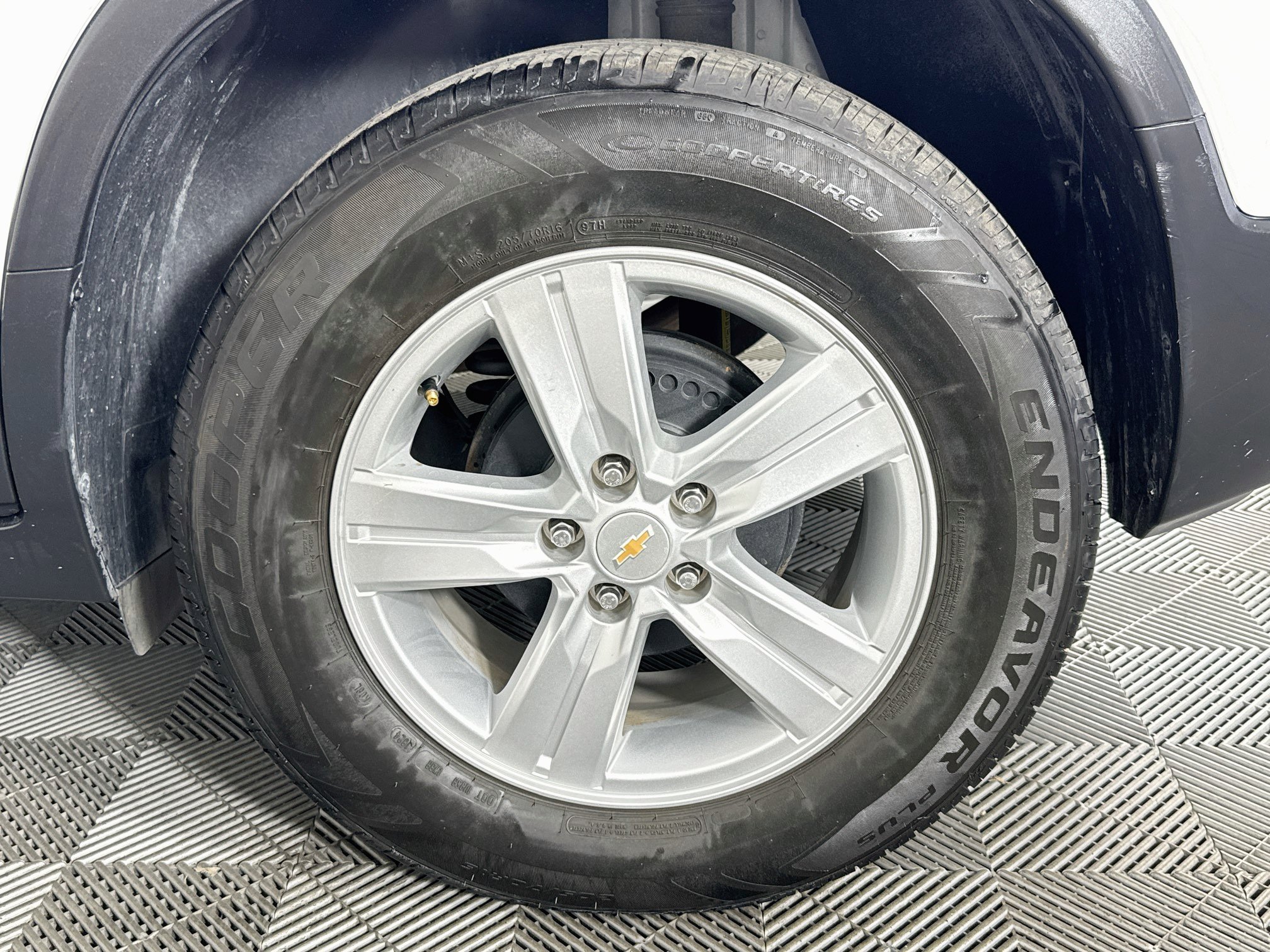 Used 2022 Chevrolet Trax LT w/ LT Convenience Package FWD image 35