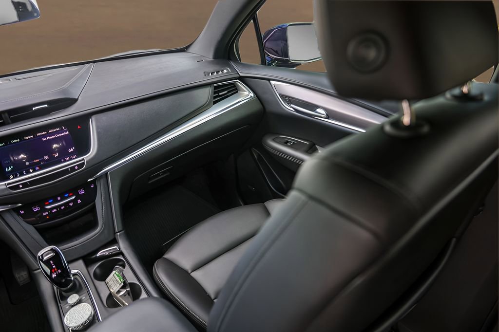 Certified 2024 Cadillac XT5 Luxury FWD image 28