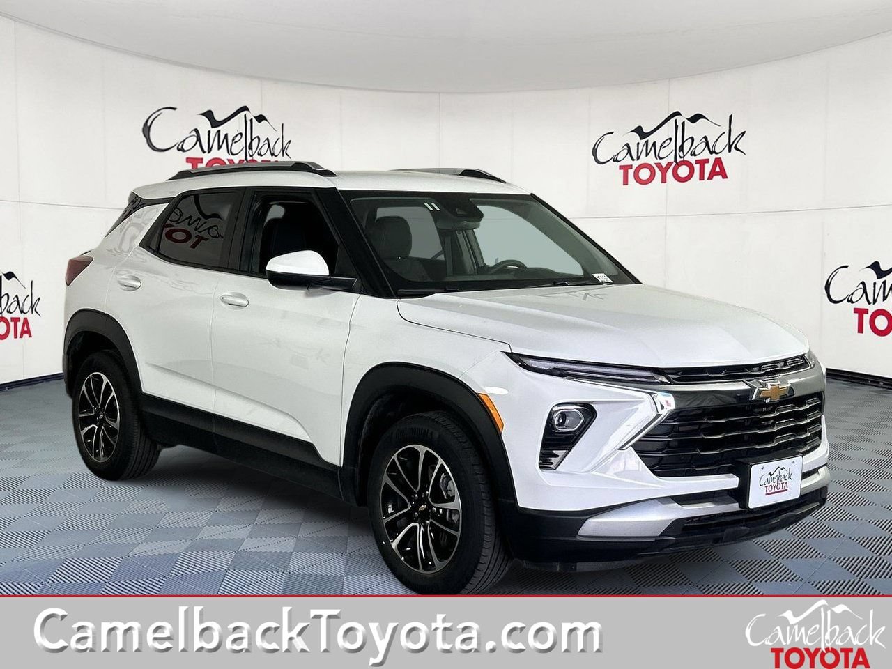 Used 2025 Chevrolet TrailBlazer LT FWD image 1