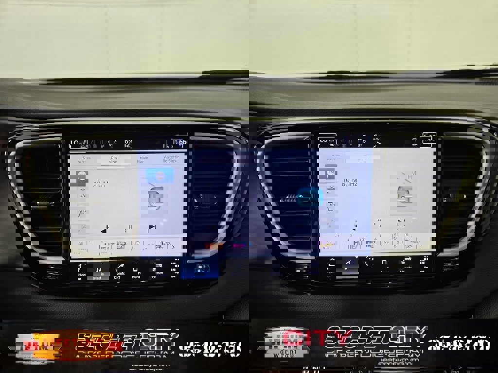 New 2026 Chrysler Voyager LX image 19