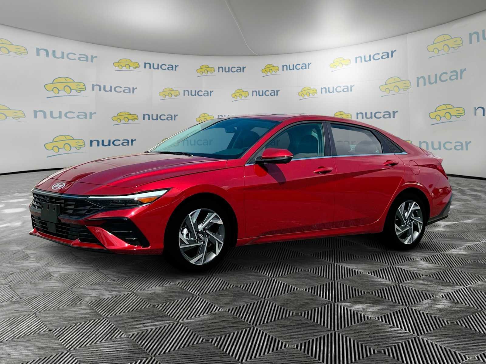 Certified 2025 Hyundai Elantra Limited FWD image 3