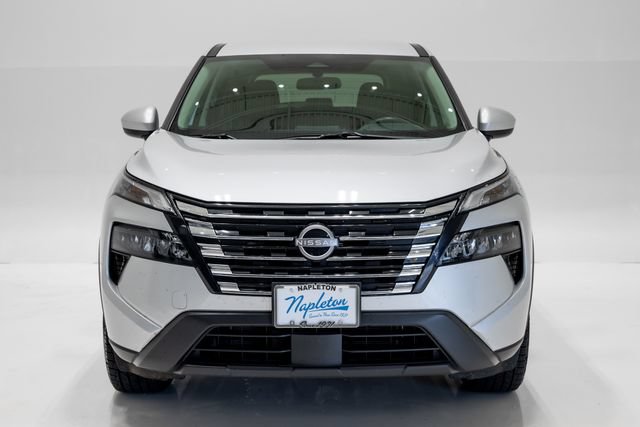 Used 2025 Nissan Rogue SV FWD image 4
