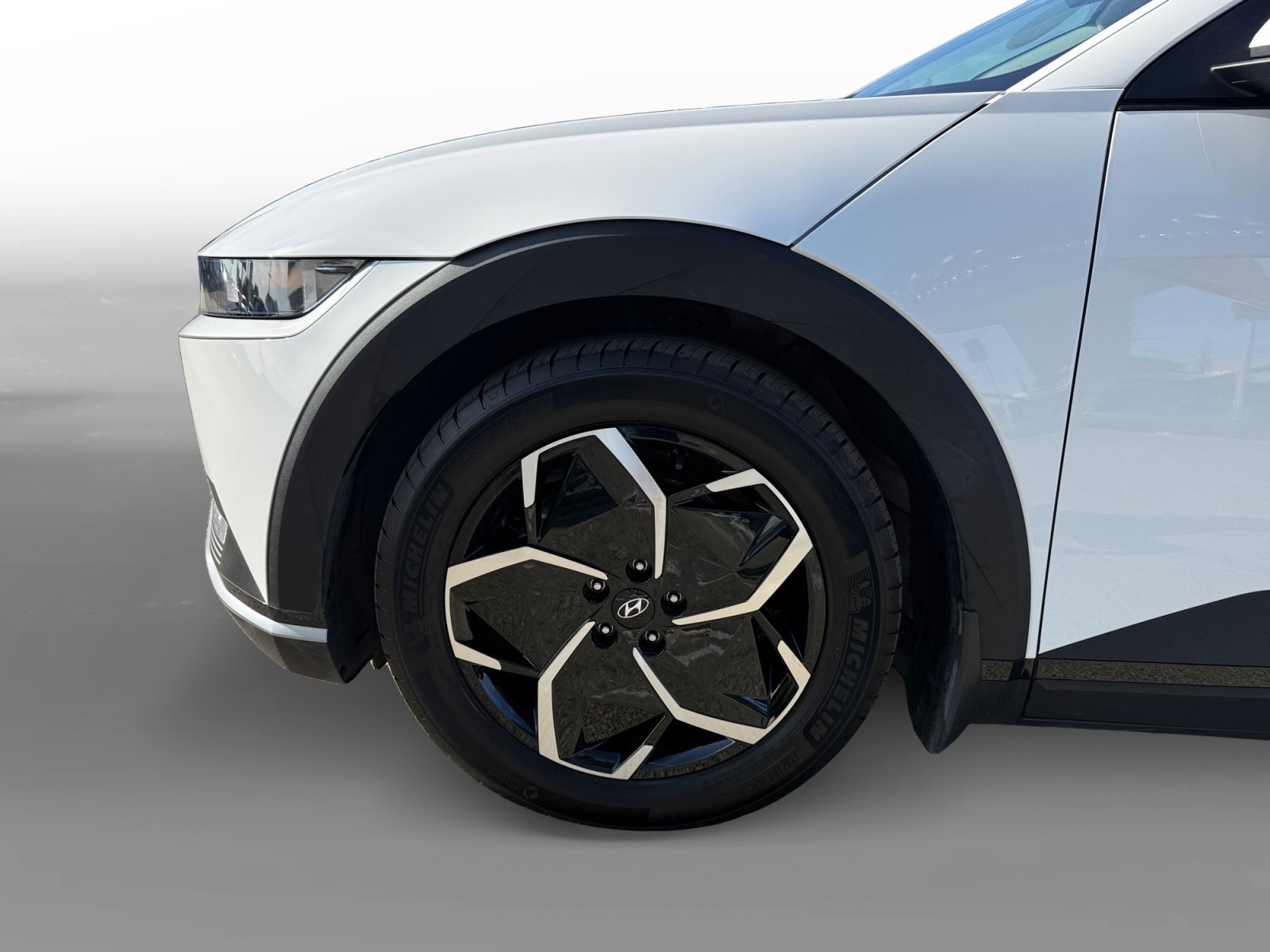 Certified 2023 Hyundai Ioniq 5 SEL w/ Cargo Package image 9