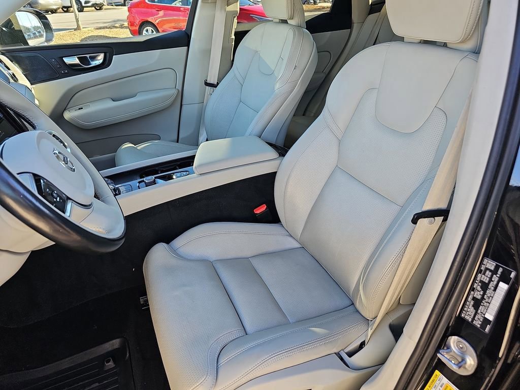 Used 2022 Volvo XC60 B5 Inscription w/ Advanced Package image 18