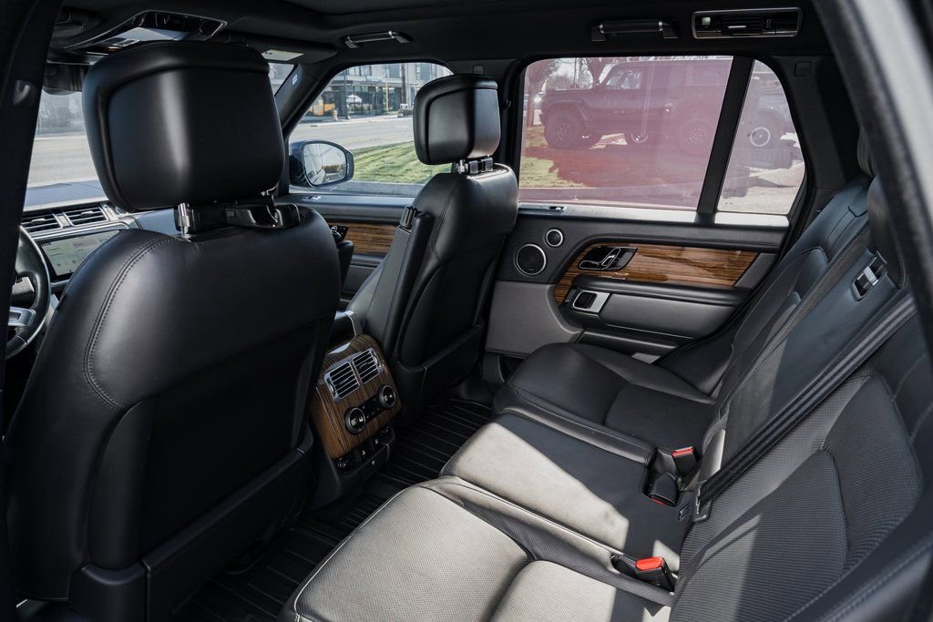 Used 2018 Land Rover Range Rover HSE AWD/4WD image 24