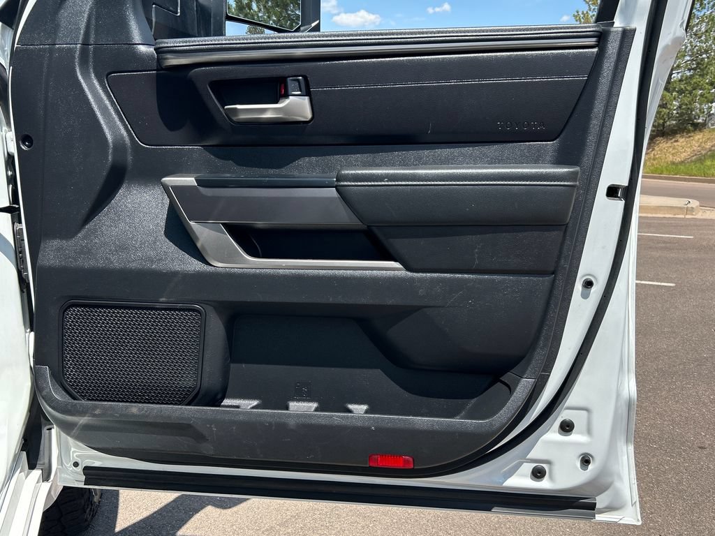 Used 2022 Toyota Tundra SR5 w/ SR5 Convenience Package AWD/4WD image 28