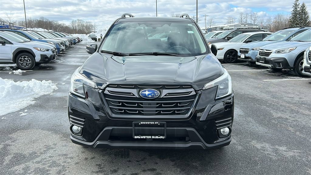 Certified 2022 Subaru Forester Limited image 2