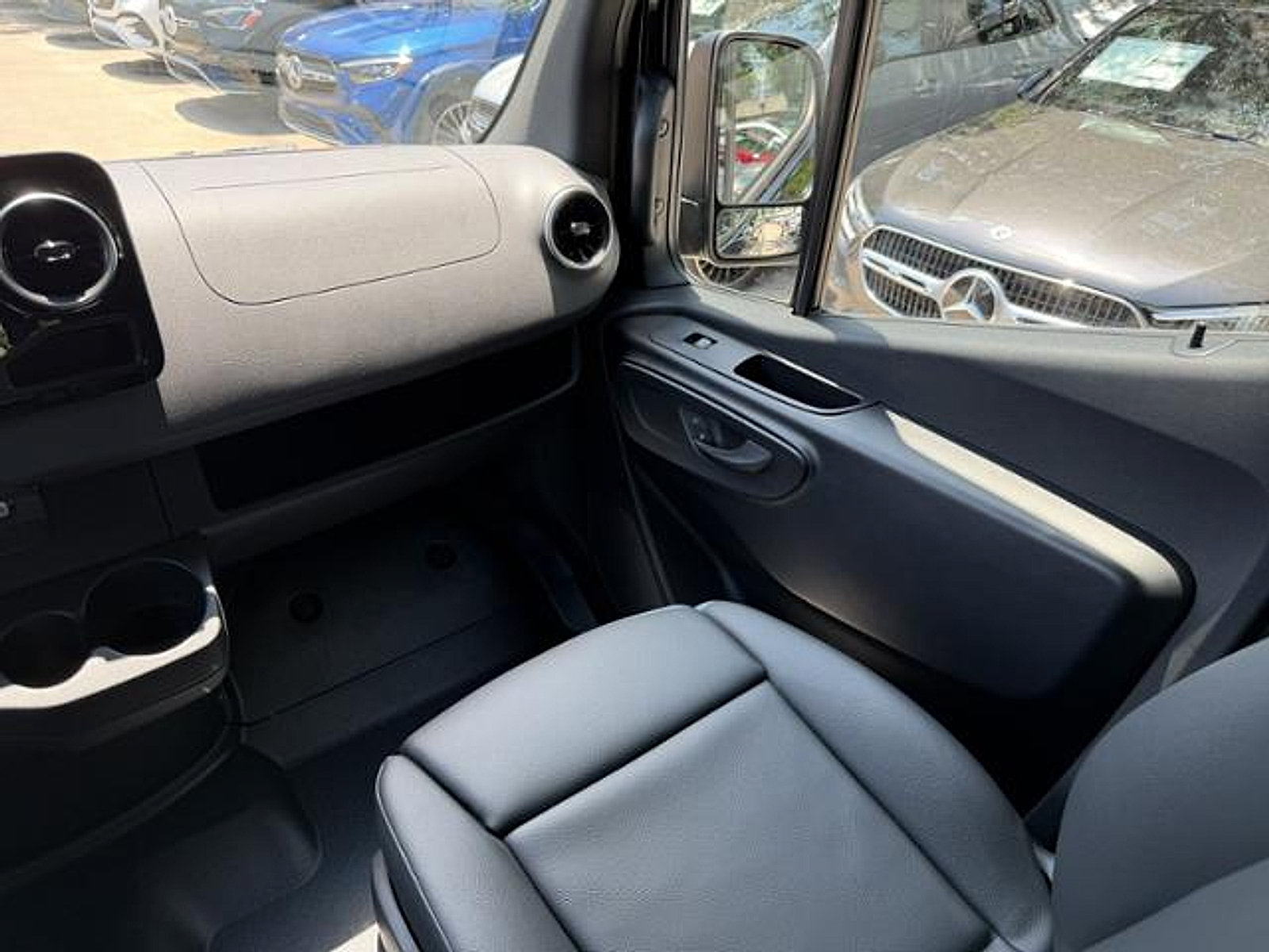 Certified 2025 Mercedes-Benz Sprinter 2500 image 10