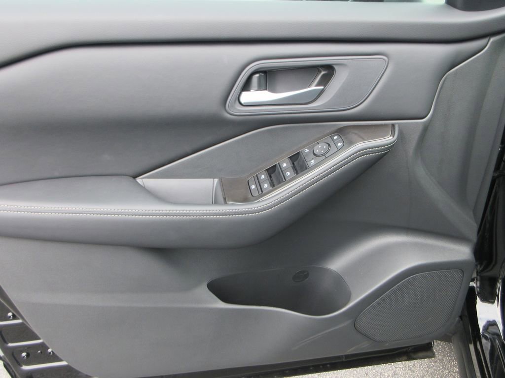 New 2026 Nissan Rogue SV w/ Cold Weather Package FWD image 17