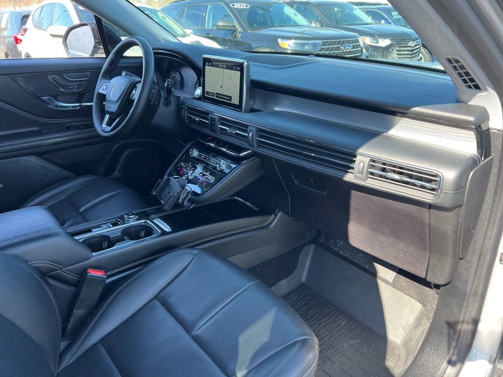 Used 2022 Lincoln Corsair Standard w/ Equipment Group 101A image 28