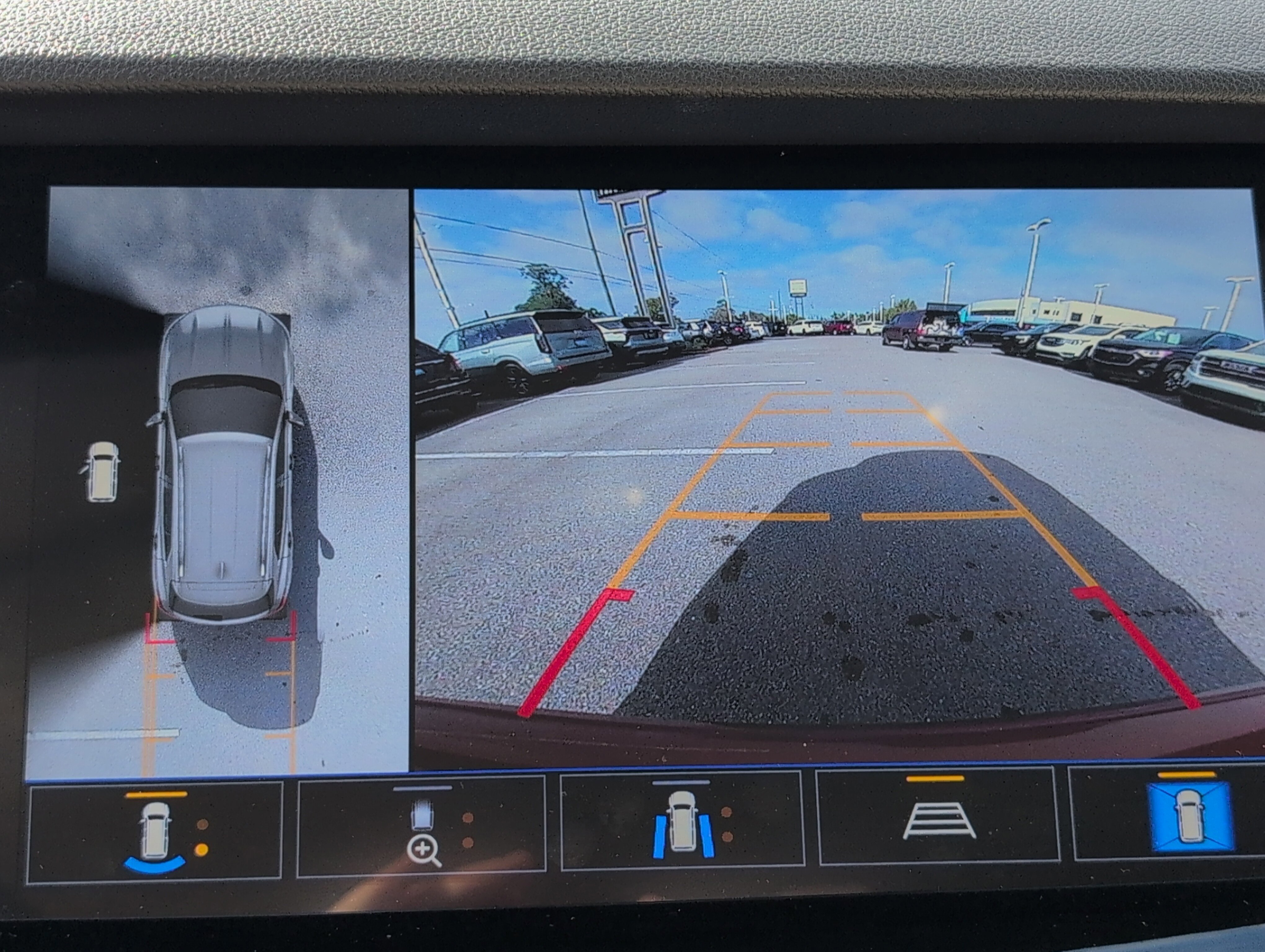 Used 2021 Buick Envision Avenir w/ Technology Package II image 20