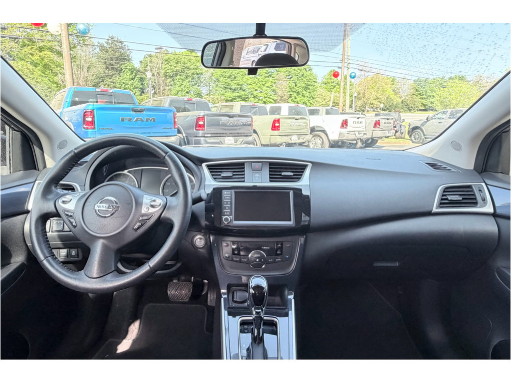 Used 2019 Nissan Sentra SR image 10