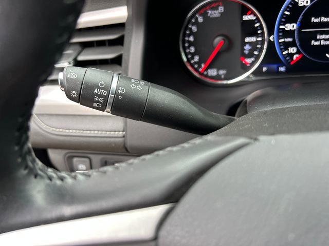 Used 2022 GMC Acadia SLT w/ Elevation Edition image 14