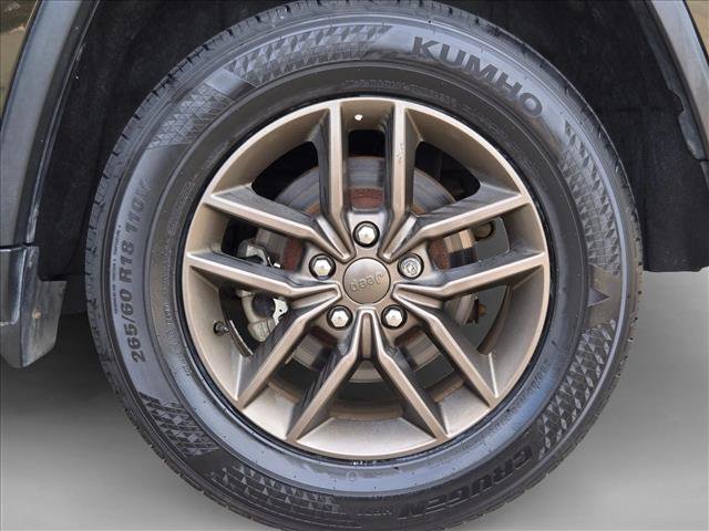 Used 2016 Jeep Grand Cherokee Laredo 75th Anniversary AWD/4WD image 23