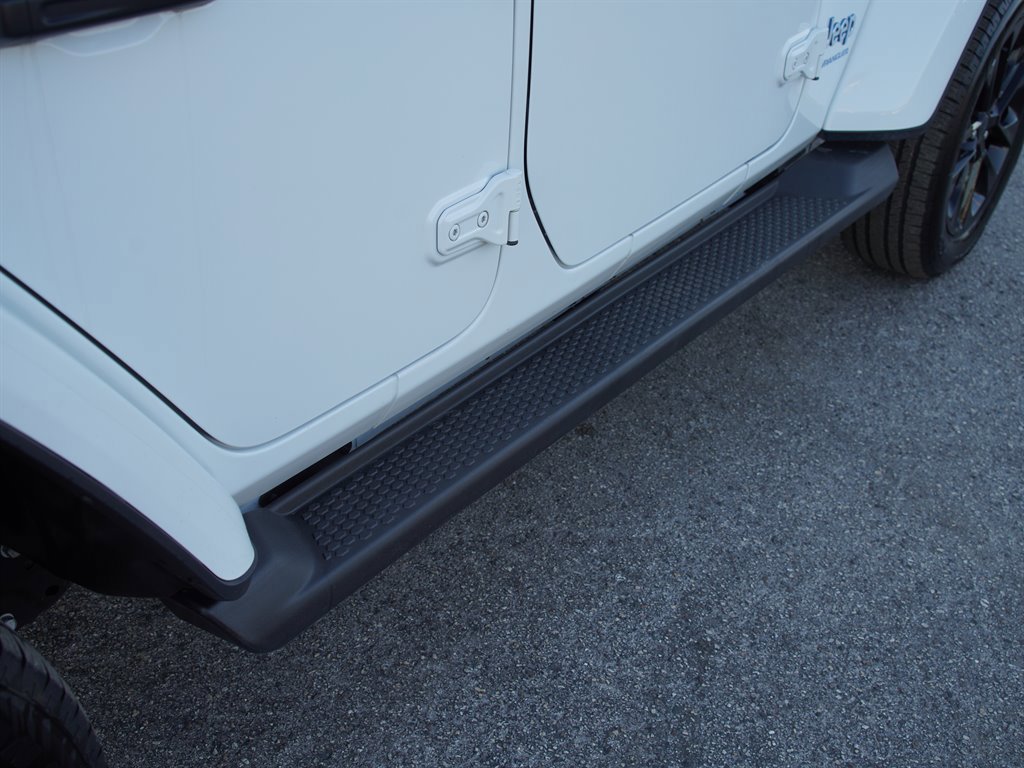 Used 2024 Jeep Wrangler Unlimited Sahara image 36