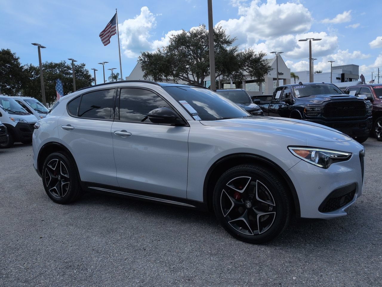 Used 2020 Alfa Romeo Stelvio Ti Sport AWD/4WD image 2