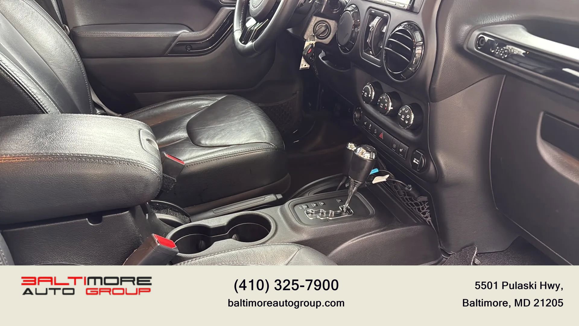 Used 2014 Jeep Wrangler Unlimited Sahara image 32