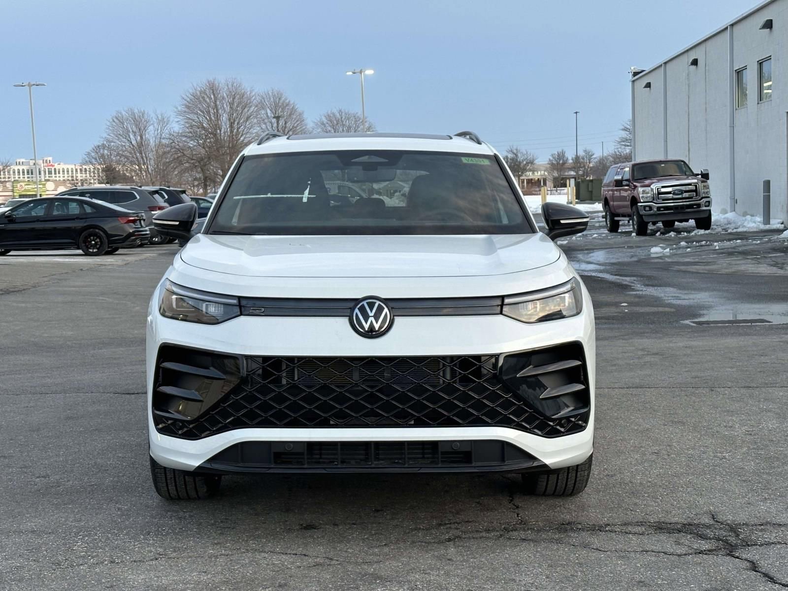 New 2026 Volkswagen Tiguan SE R-Line image 9