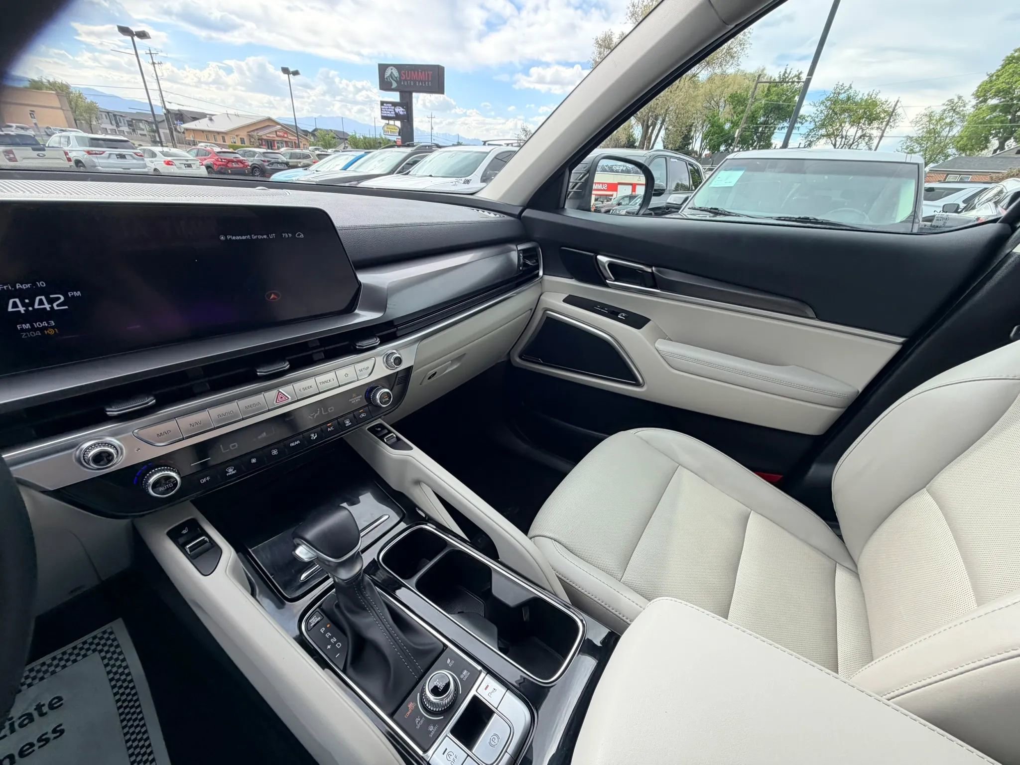 Used 2024 Kia Telluride S image 29