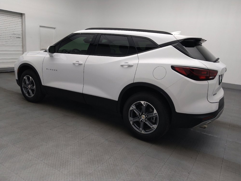 Used 2024 Chevrolet Blazer LT w/ Convenience Package FWD image 3