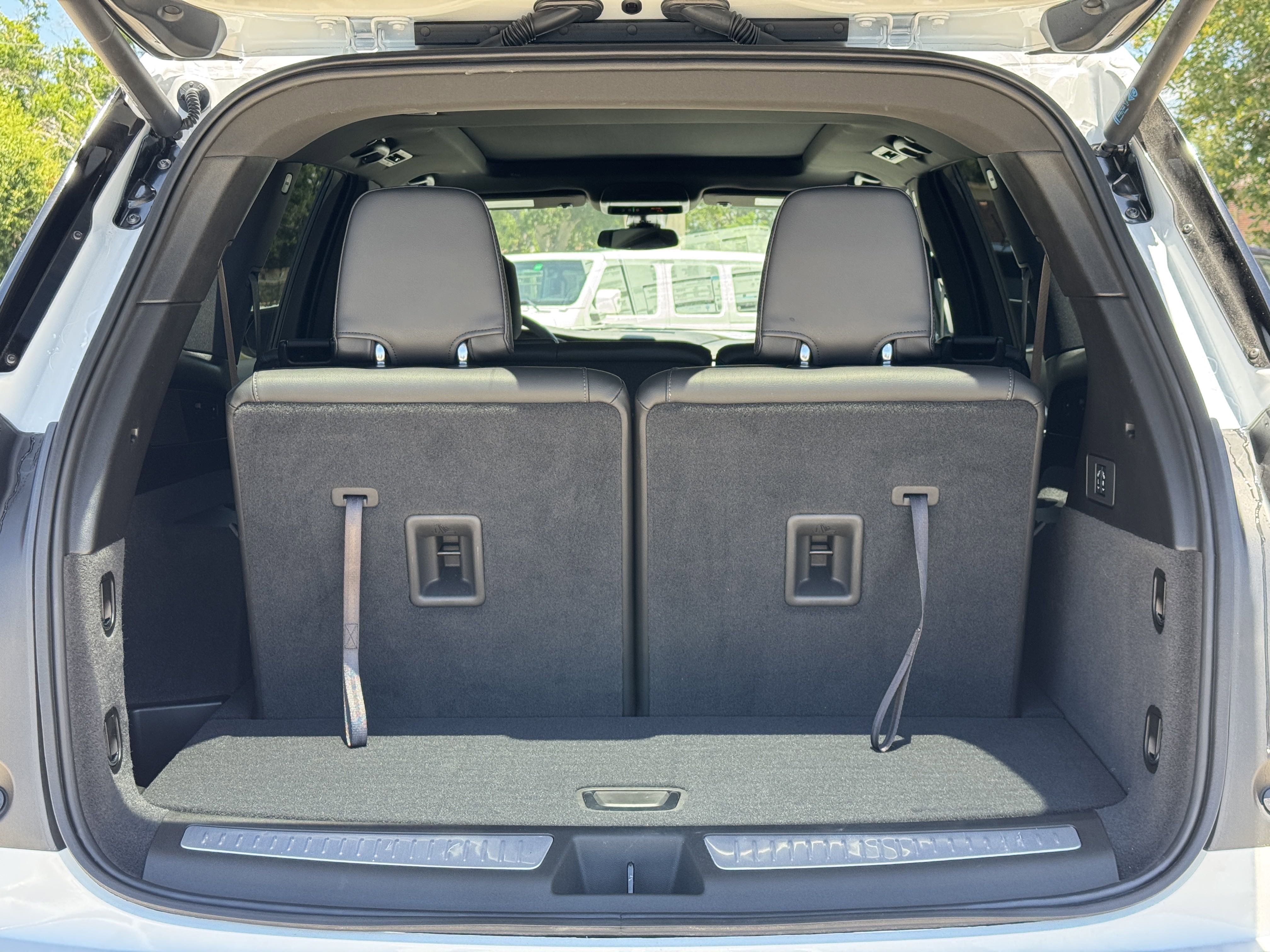 New 2025 Cadillac XT6 Luxury image 10