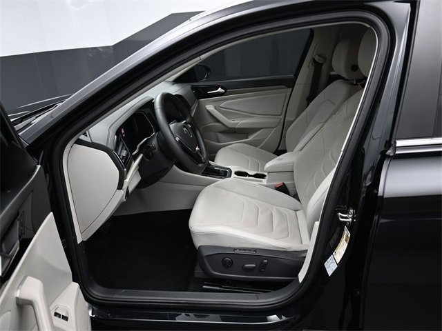 Used 2020 Volkswagen Jetta SEL Premium image 9